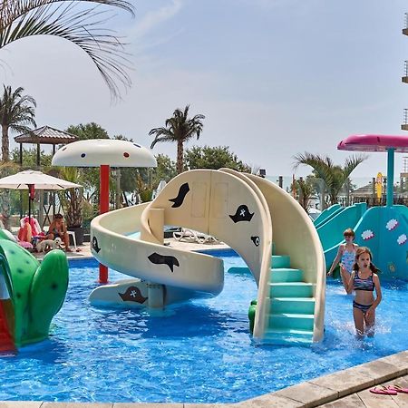 Melisea Aparthotel Pool & Spa Mamaia Nord Năvodari المظهر الخارجي الصورة